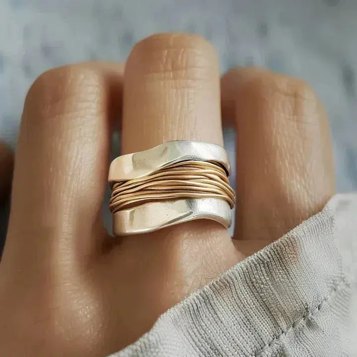 Celestia | Golden Thread Ring