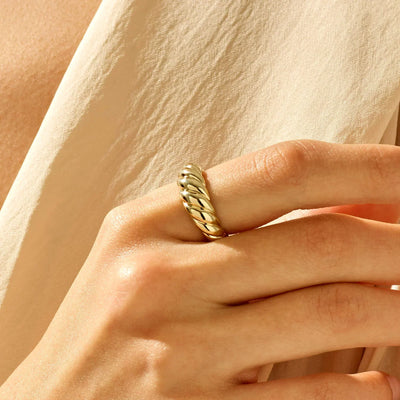 Caterina | Croissant Gold Ring - Gold