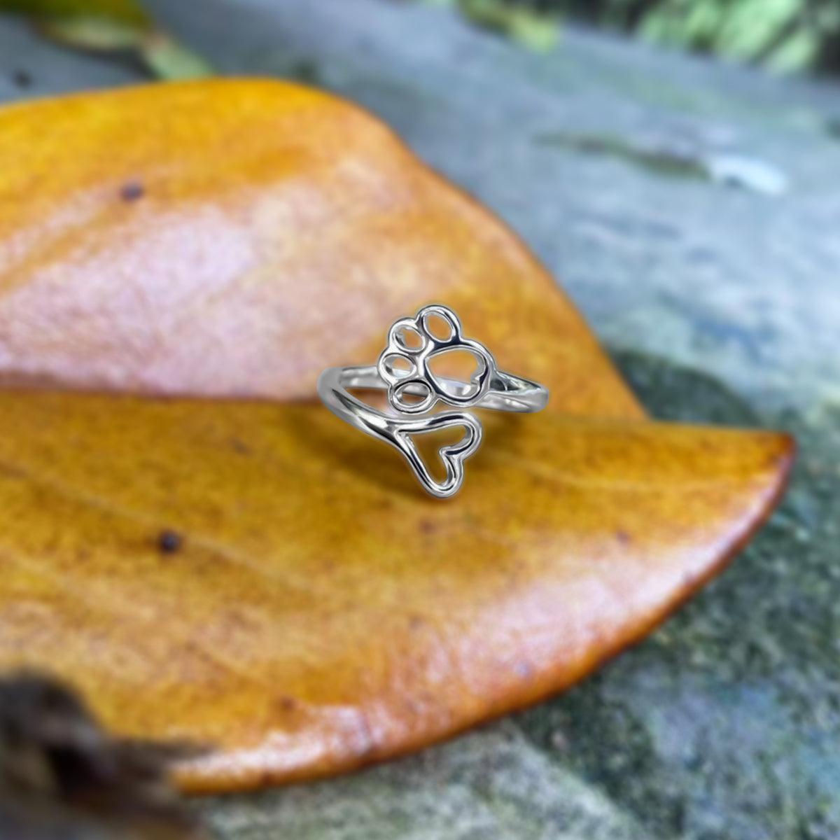 Ilyra | Heart Paw Ring