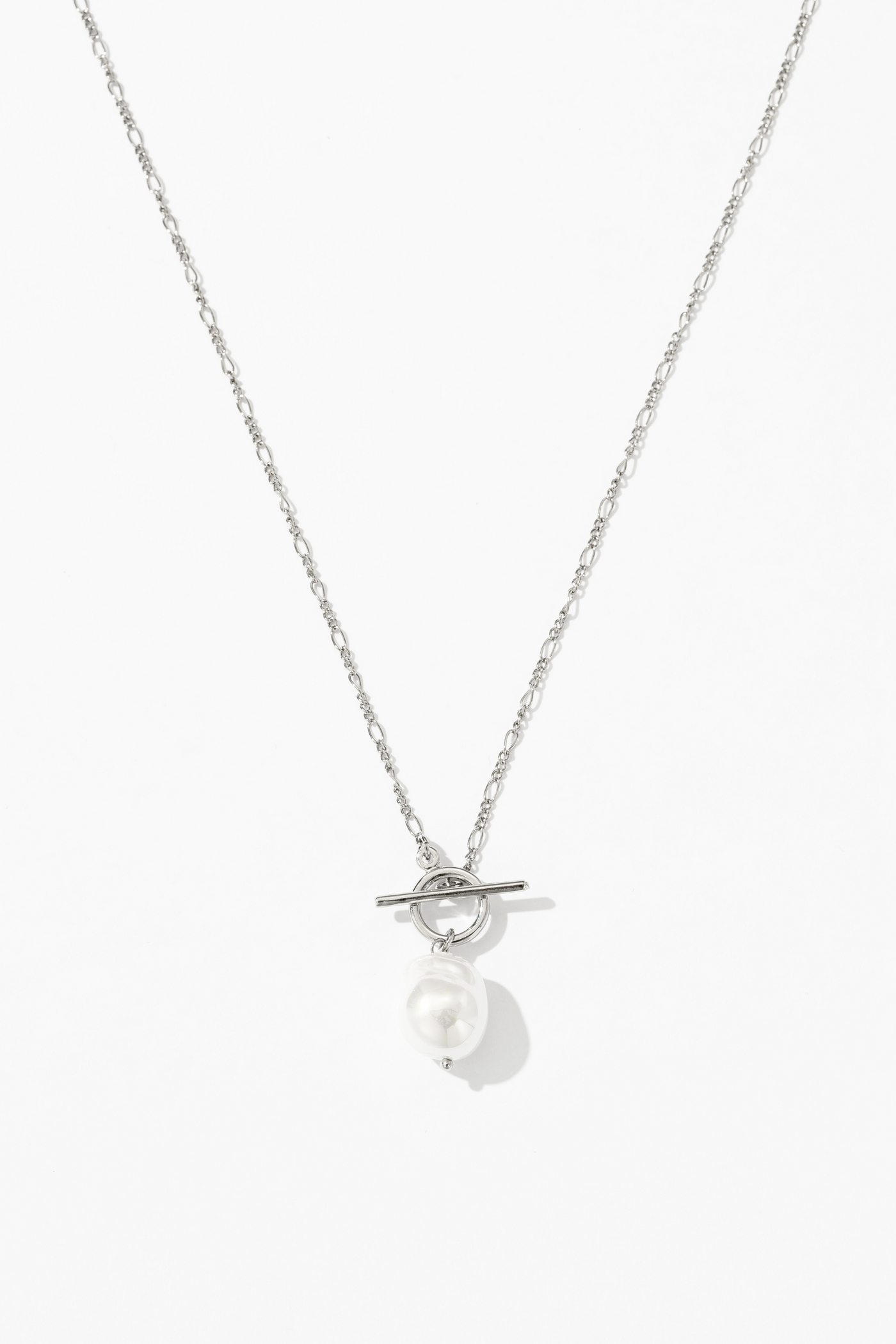 Celestine | Golden Pearl Necklace