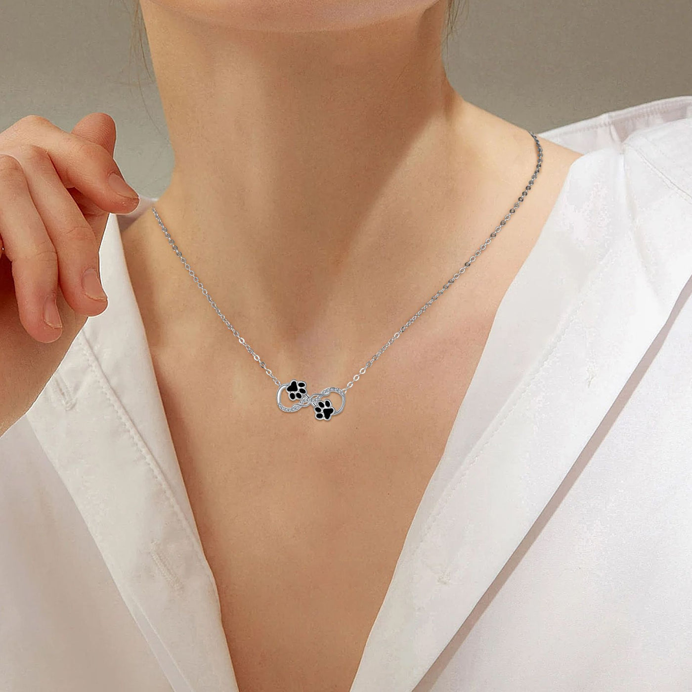 Sylvienne | Dog Clavicle Necklace