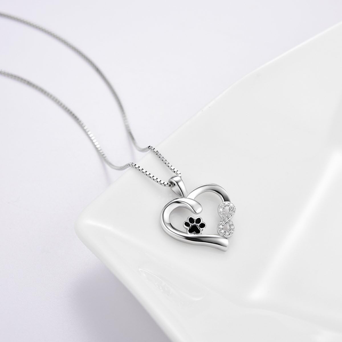 Veloria | Infinity Paw Necklace