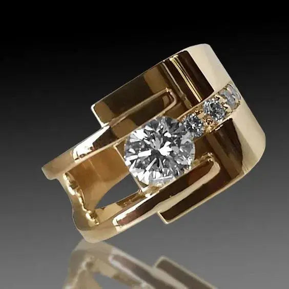Lucina | Irregular Golden Zirconia Ring
