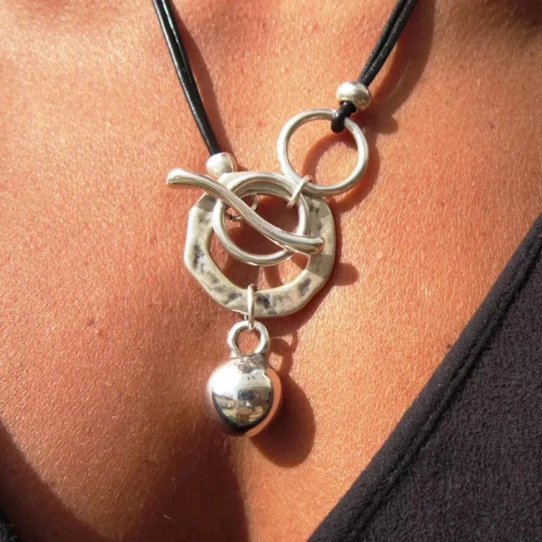 Julisse | Heart Pearl Necklace