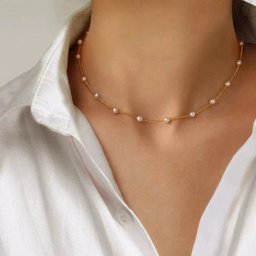 Maevra | Golden Pearl Necklace