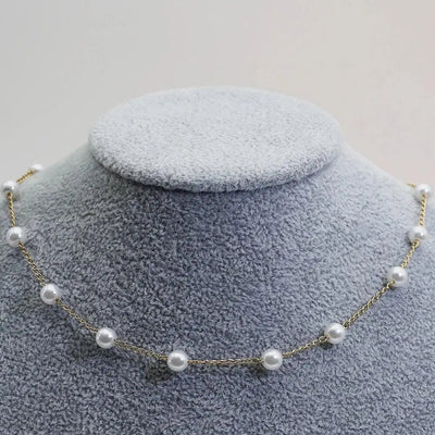 Maevra | Golden Pearl Necklace