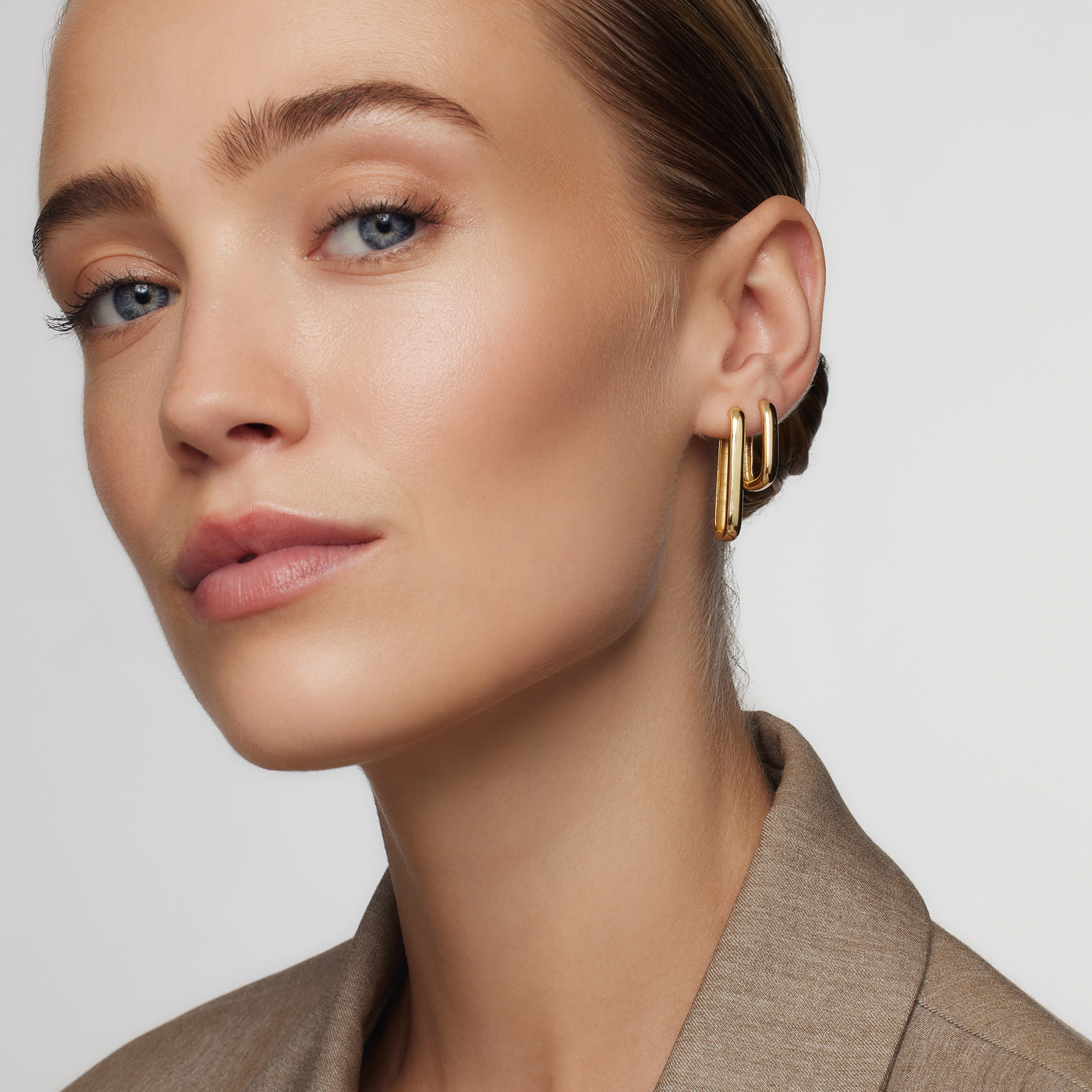 Natalia | Iconic Gold Hoops - Gold