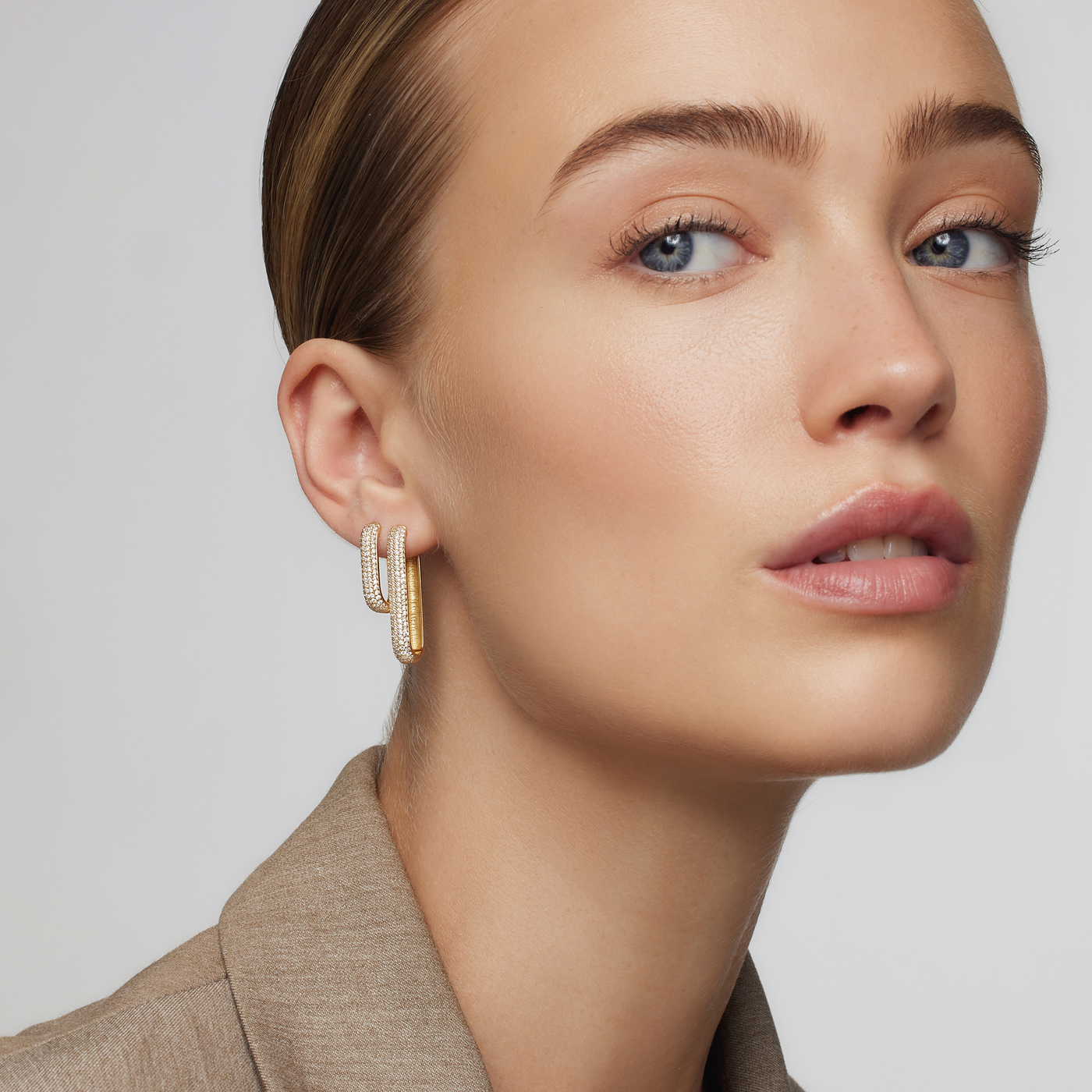 Amira | Icon Pavé Hoops - Gold