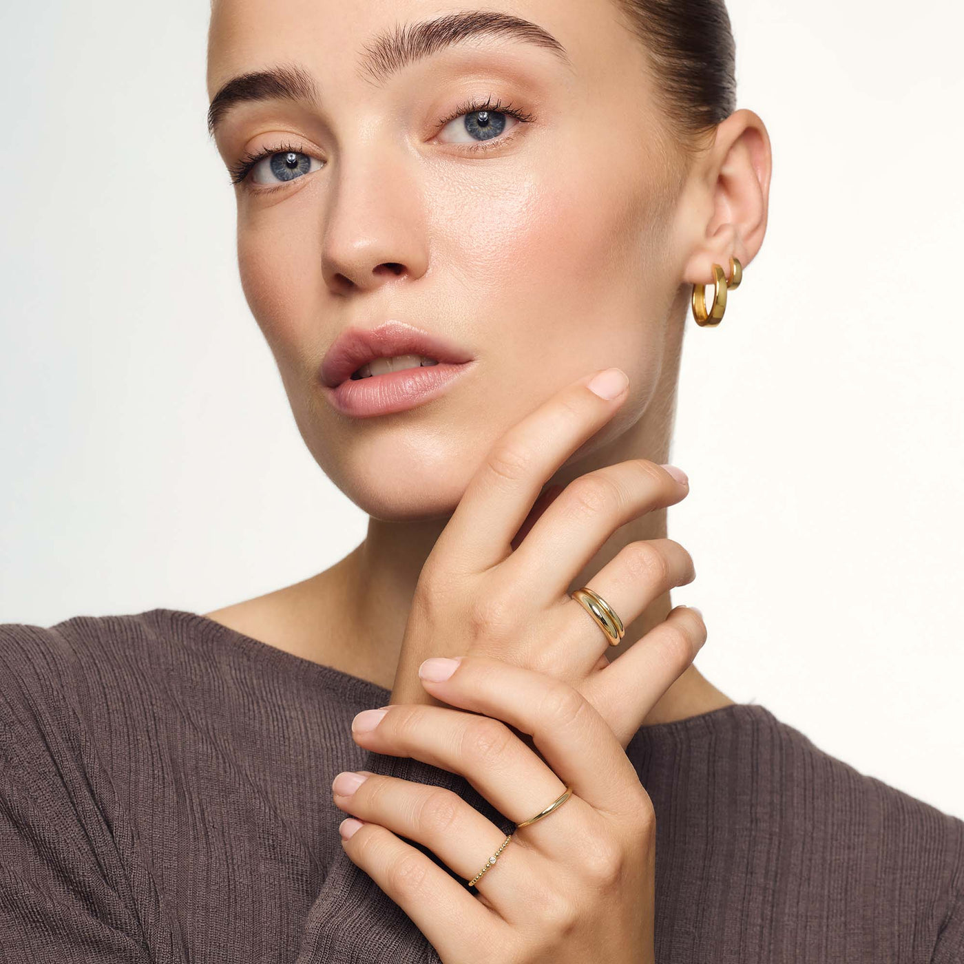 Serafina | Classic Gold Hoops - Gold