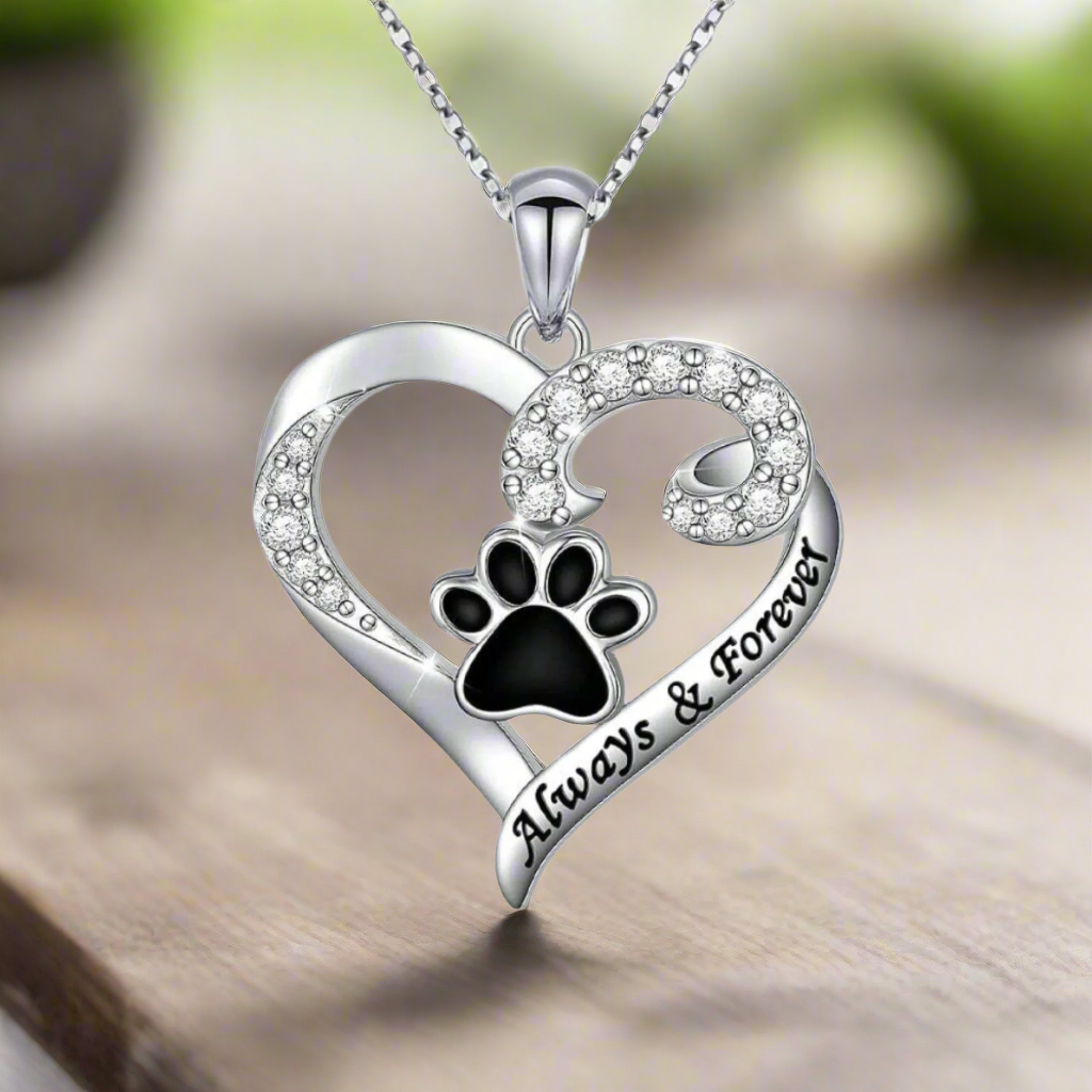 Serenelle | Heart Paw Necklace
