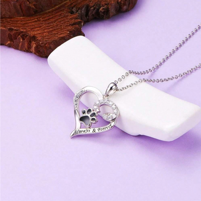 Serenelle | Heart Paw Necklace