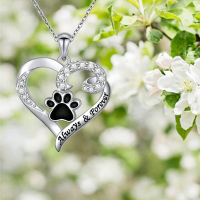 Serenelle | Heart Paw Necklace