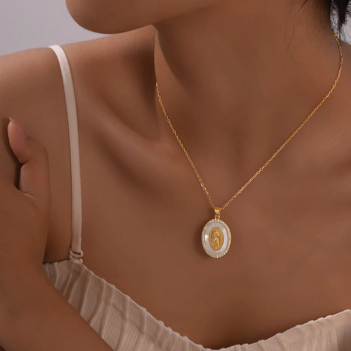 Aurelia | Mary Oval Pendant