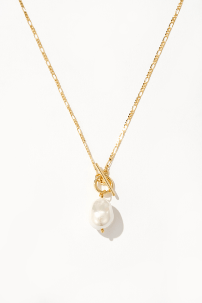 Celestine | Golden Pearl Necklace