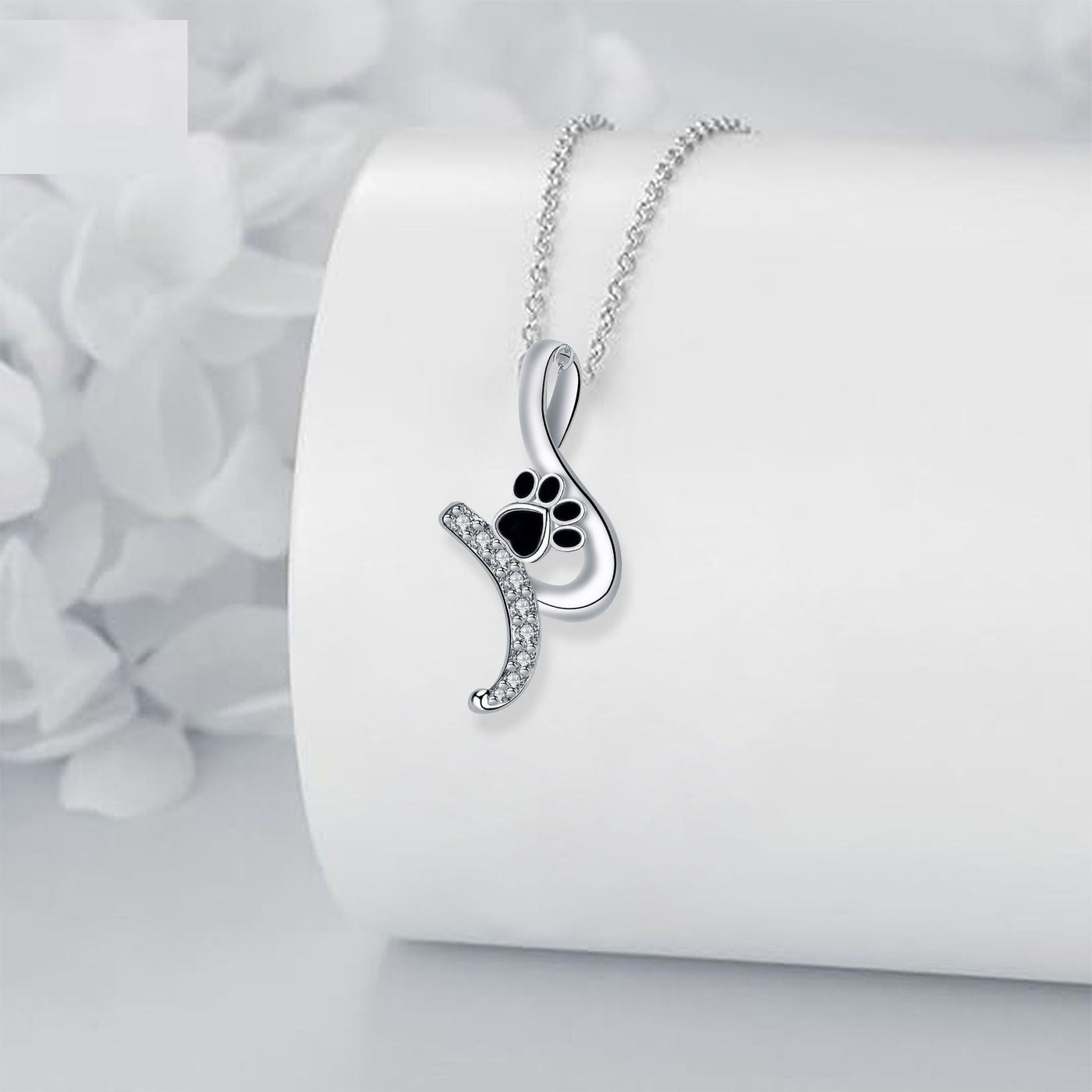 Adelina | Cute Paw Necklace