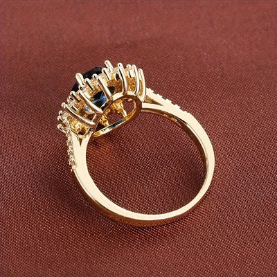 Amara | Golden Spark Ring