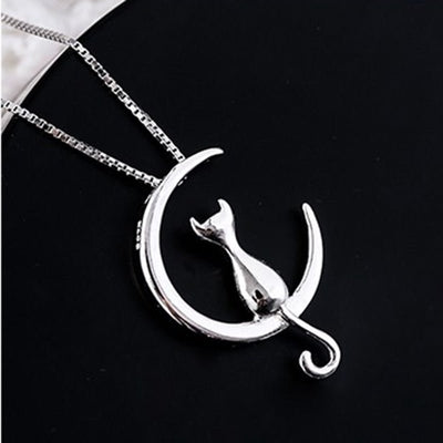 Orianda | Crescent Cat Necklace