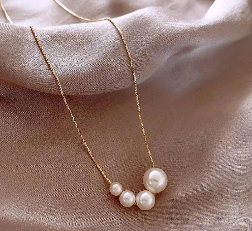 Ysolde | Gold Pearl Necklace