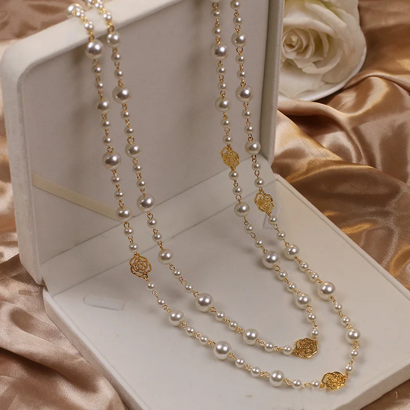 Aveline | Golden Pearl Necklace