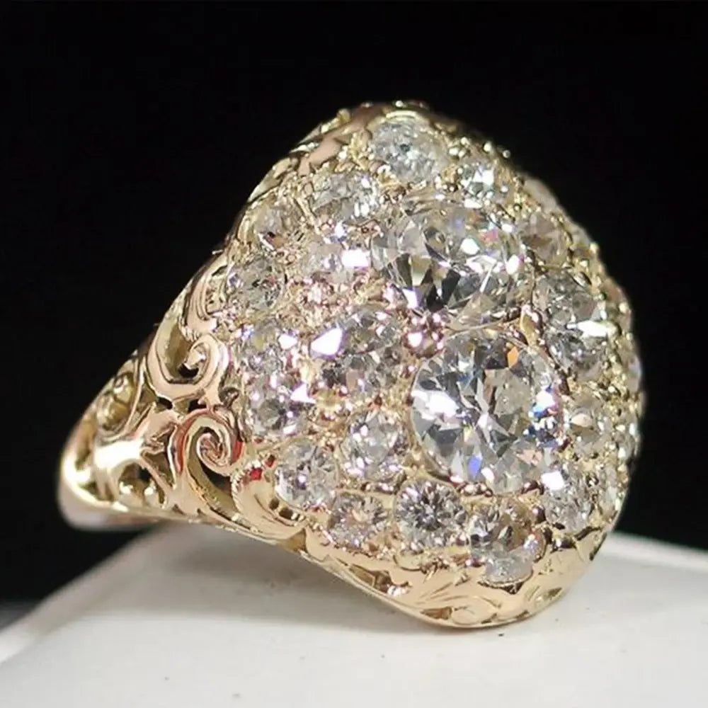 Vittoria | Round Golden Brilliant Vintage Ring