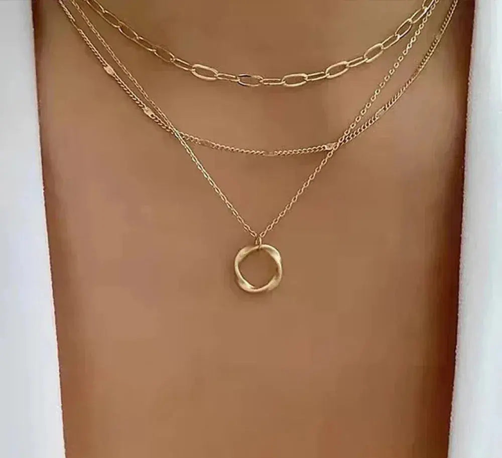 Vivienne | Golden Chain Pendant